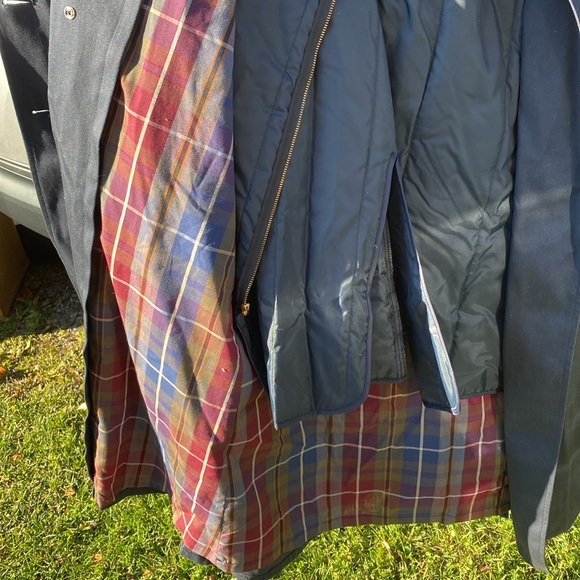 Woman’s size 12 authentic American Airlines trench/raincoat. Fully lined - Picture 3 of 5